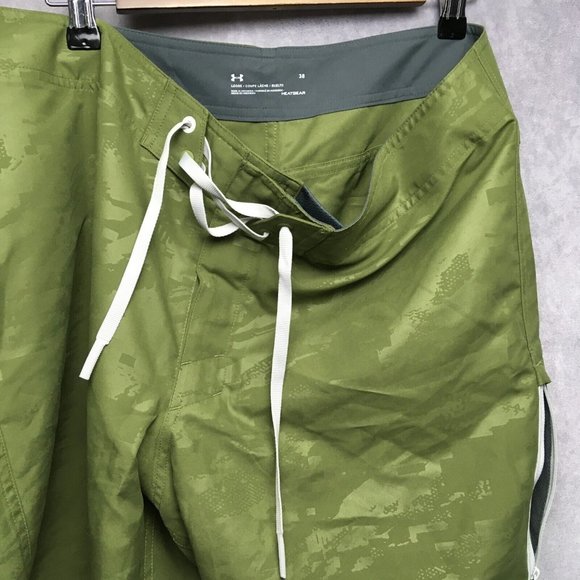 Under Armour Mens Swim Trunks Shorts size 38 Green Camo Lace Up Zipper Pocket - Picture 8 of 11